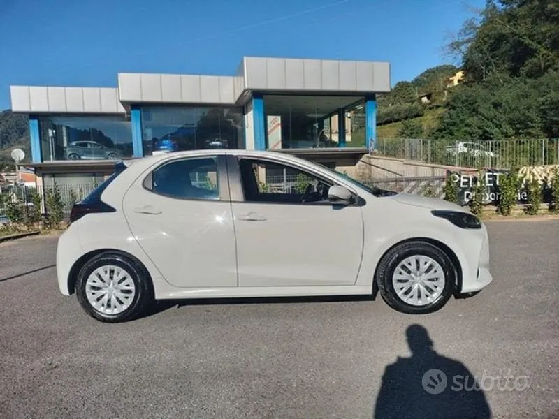 Toyota Yaris 2022 photo 4