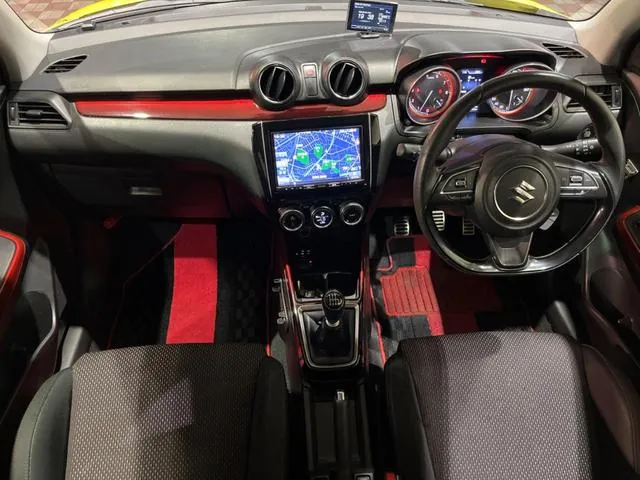 Suzuki Swift Sport 2018 photo 2