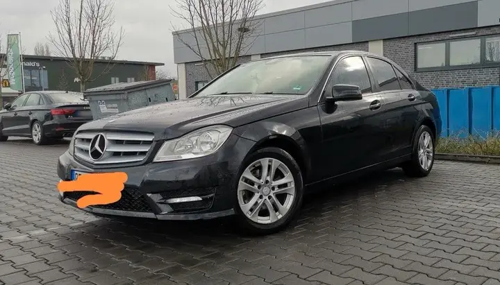 Mercedes-Benz C220