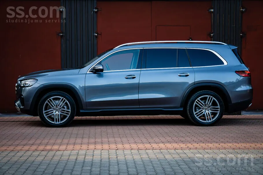 Mercedes-Benz Gls 2024 photo 2