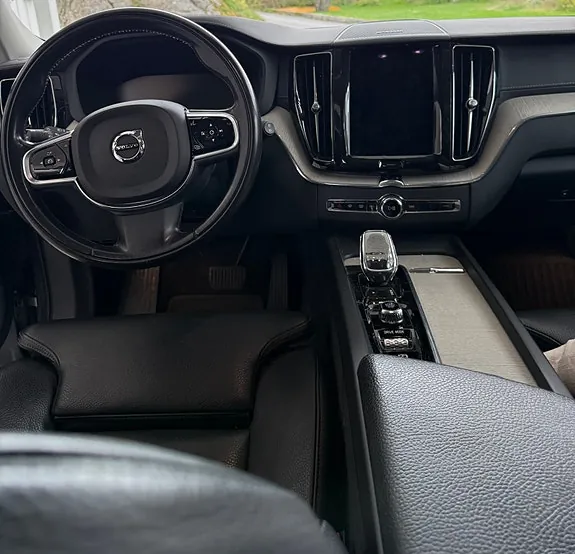 Volvo Xc60 2022 photo 2