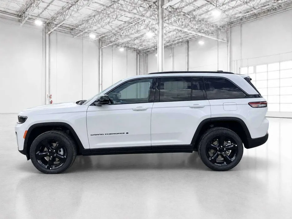 Jeep Grand Cherokee 2026 photo 3