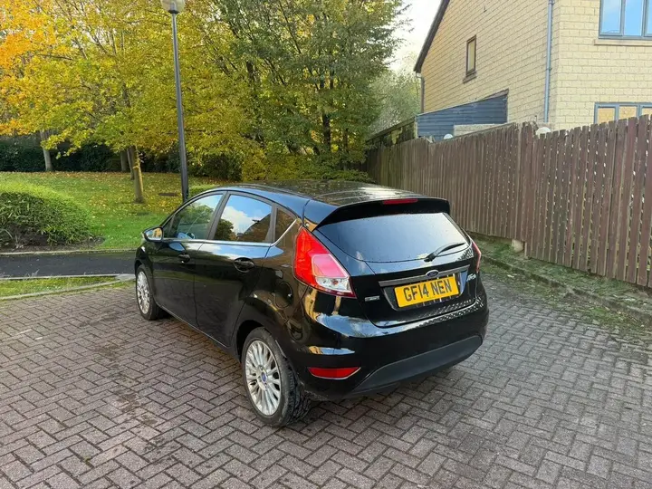 Ford Fiesta 2014 photo 4