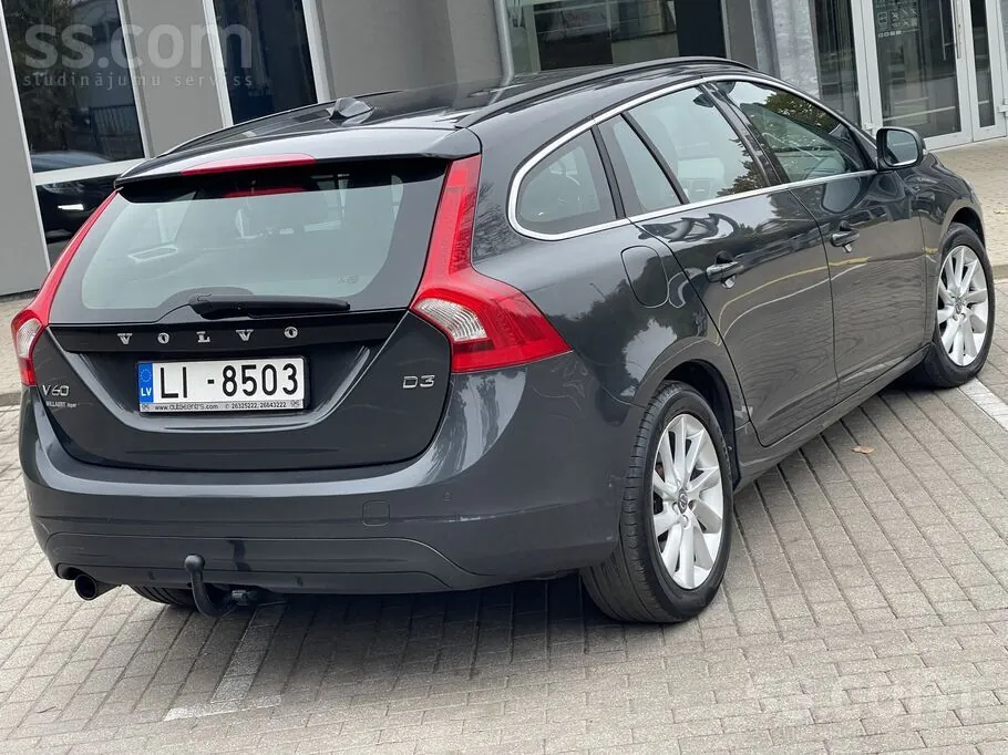 Volvo V60 2015 photo 2