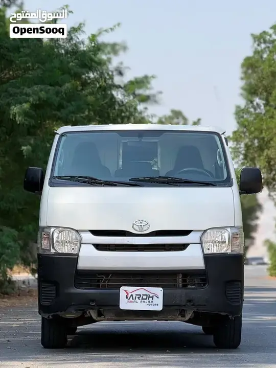 Toyota Hiace 2022 photo 2