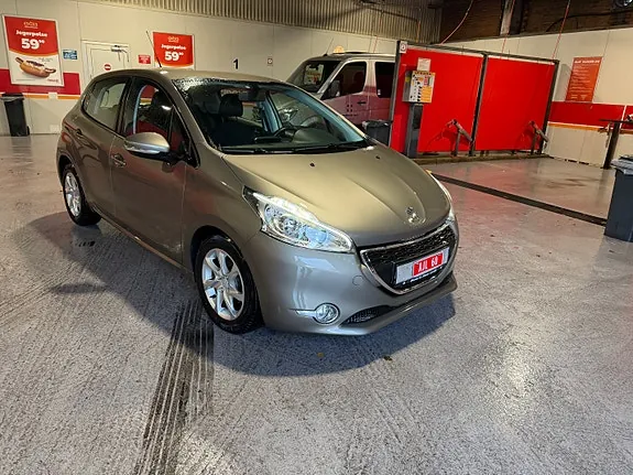 Peugeot 208 2012 photo 5