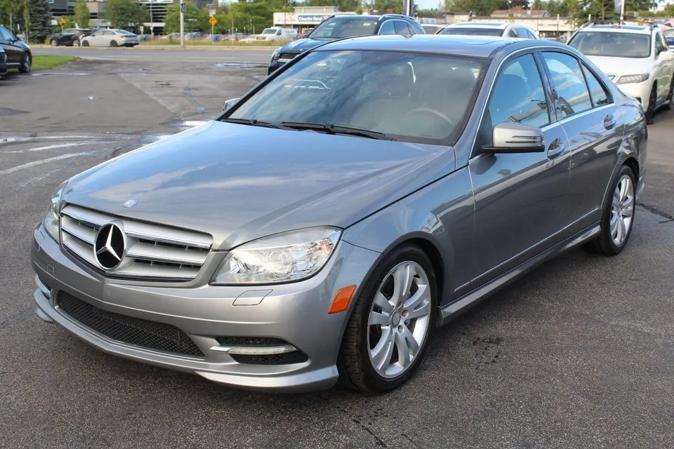 Mercedes-Benz C-Class 2011 photo 2