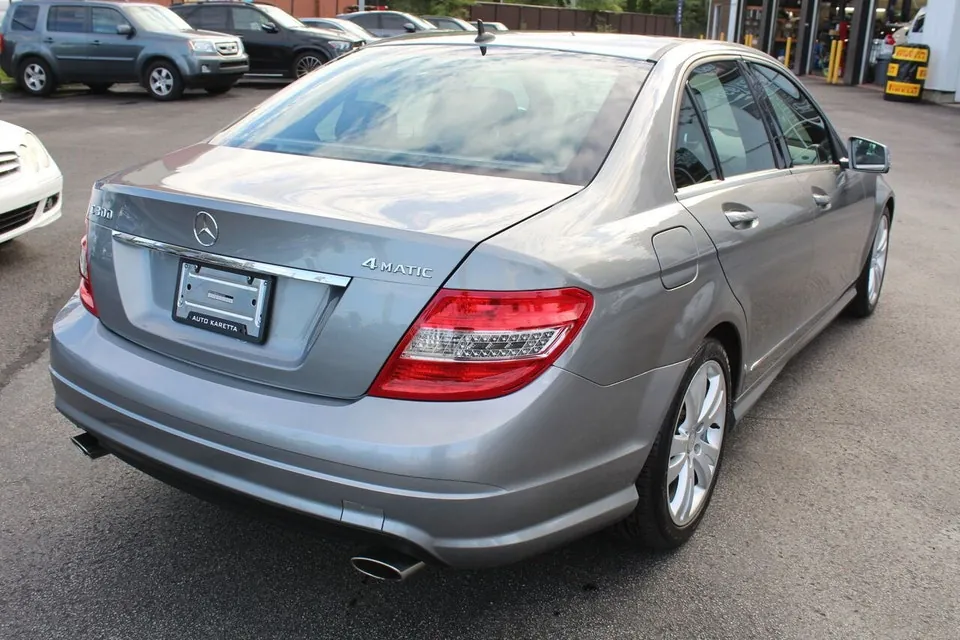 Mercedes-Benz C-Class 2011 photo 4