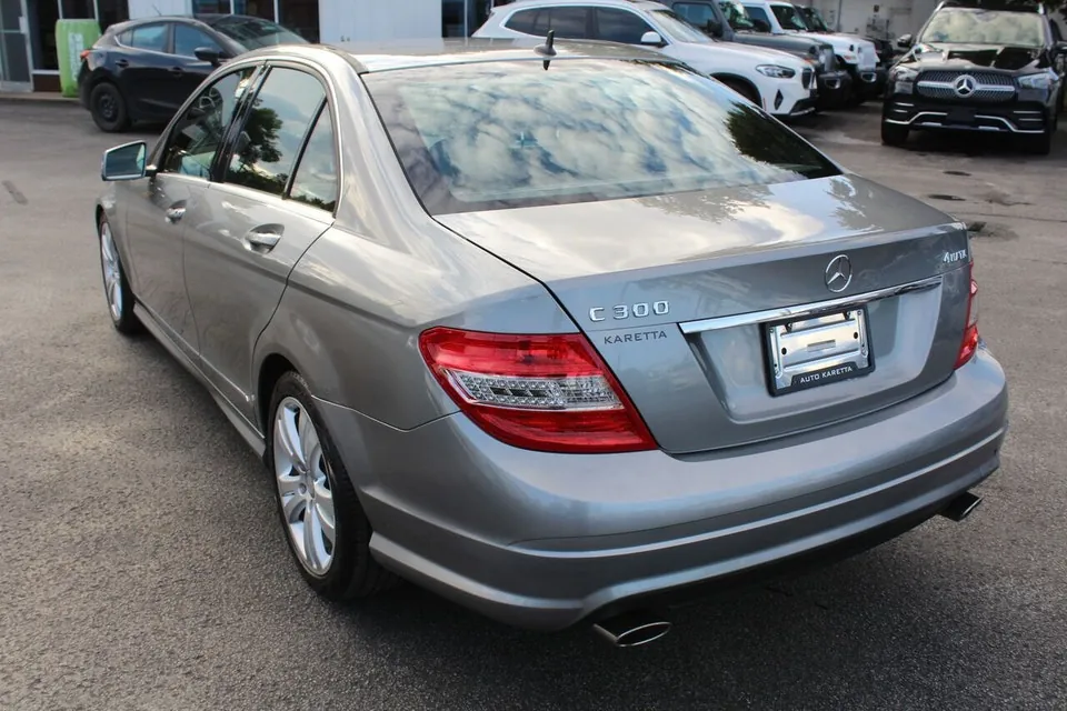 Mercedes-Benz C-Class 2011 photo 3