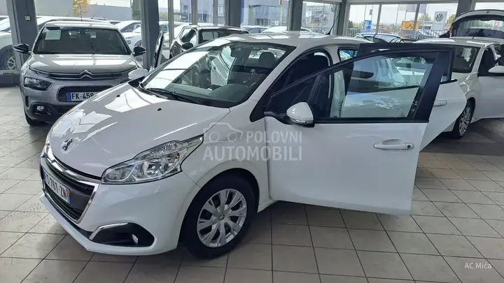Peugeot 208 2020 photo 2