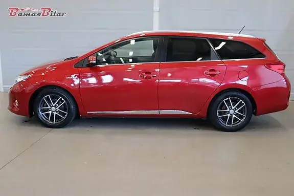 Toyota Auris 2015 photo 2