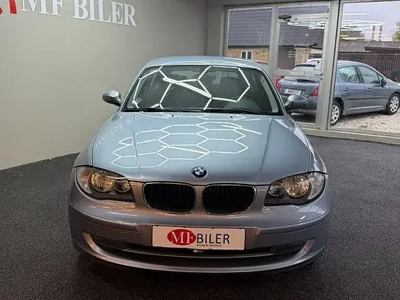 BMW 118D 2008 photo 2