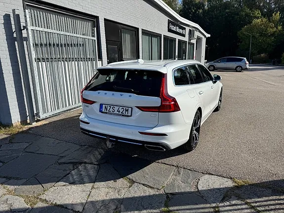 Volvo V60 2021 photo 3