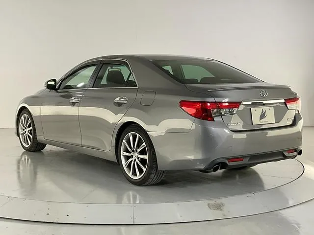 Toyota Mark X 2012 photo 5