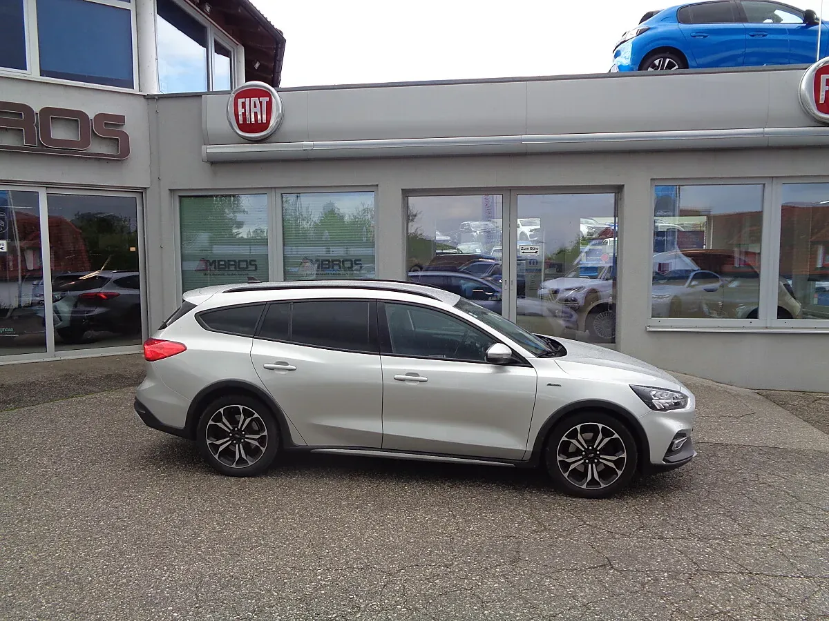 Ford Focus 2019 photo 2