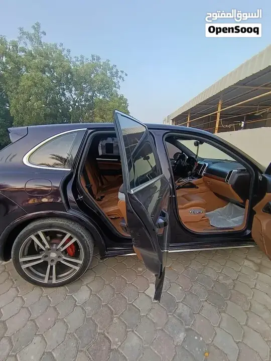 Porsche Cayenne 2011 photo 2