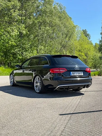 Audi A4 2013 photo 2