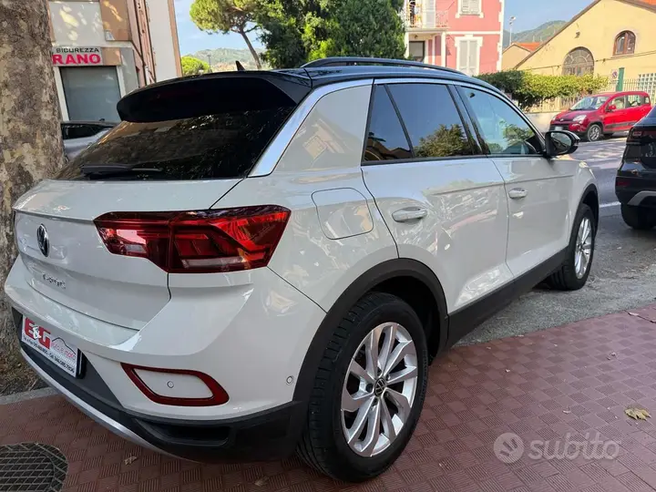 Volkswagen T-Roc 2023 photo 5
