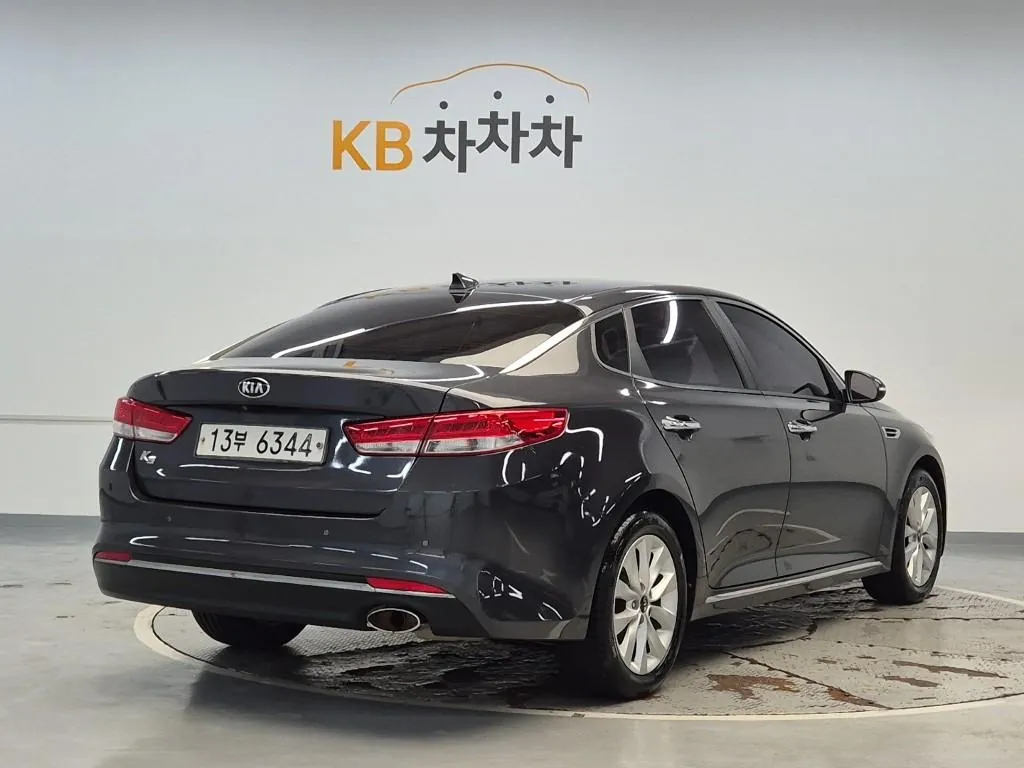 Kia K5 2018 photo 3