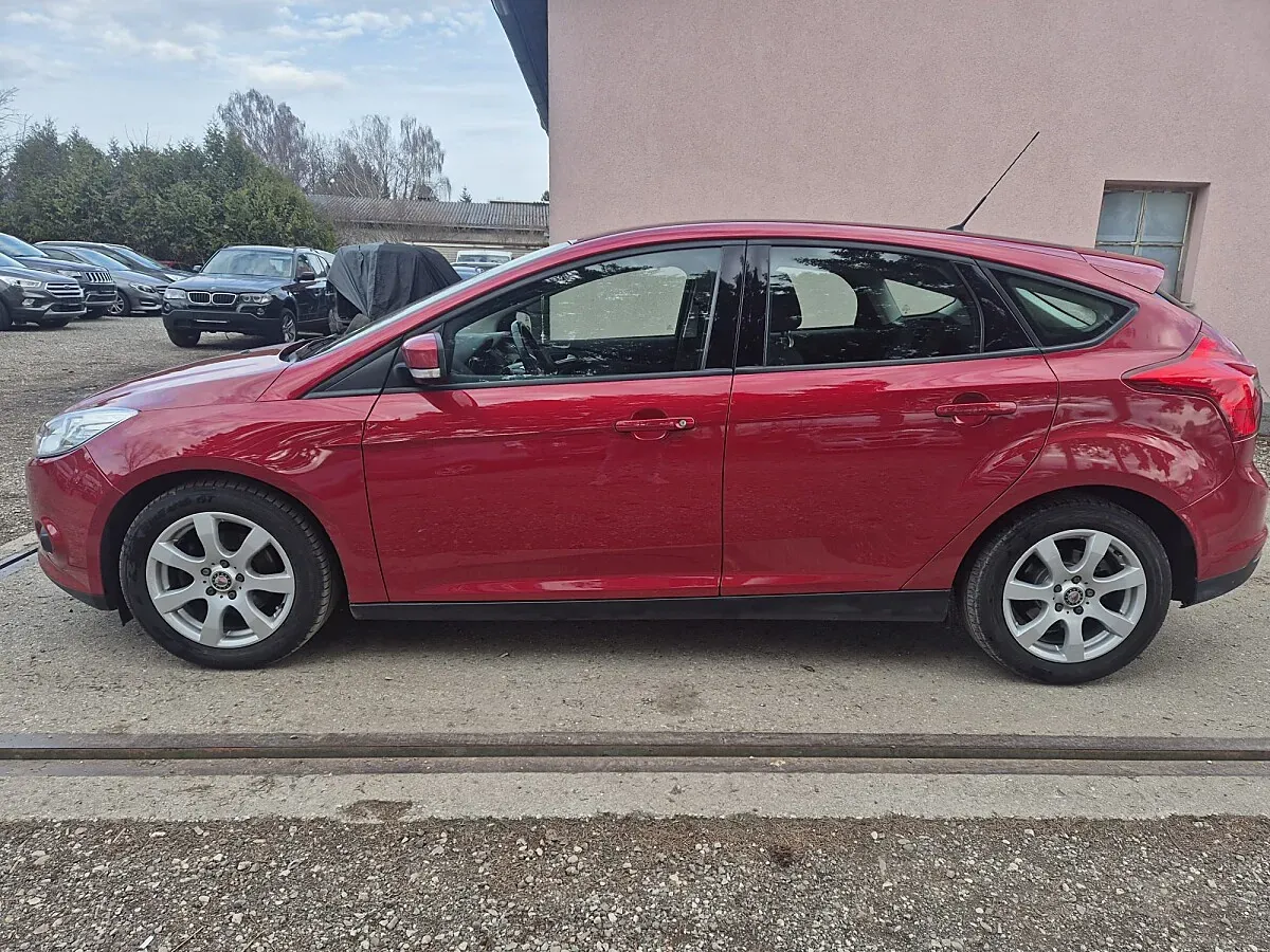 Ford Focus 2012 photo 3