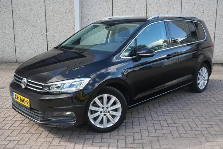 Volkswagen Touran 2018 photo 2