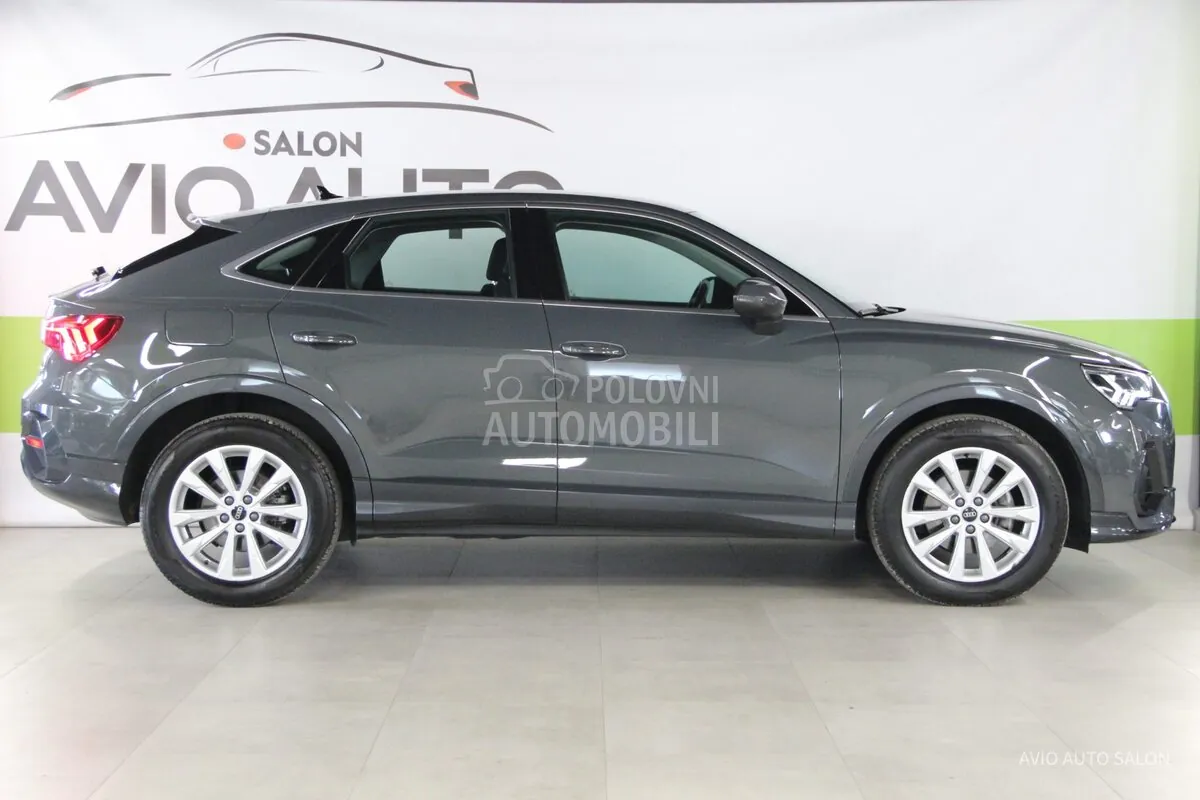 Audi Q3 2022 photo 3