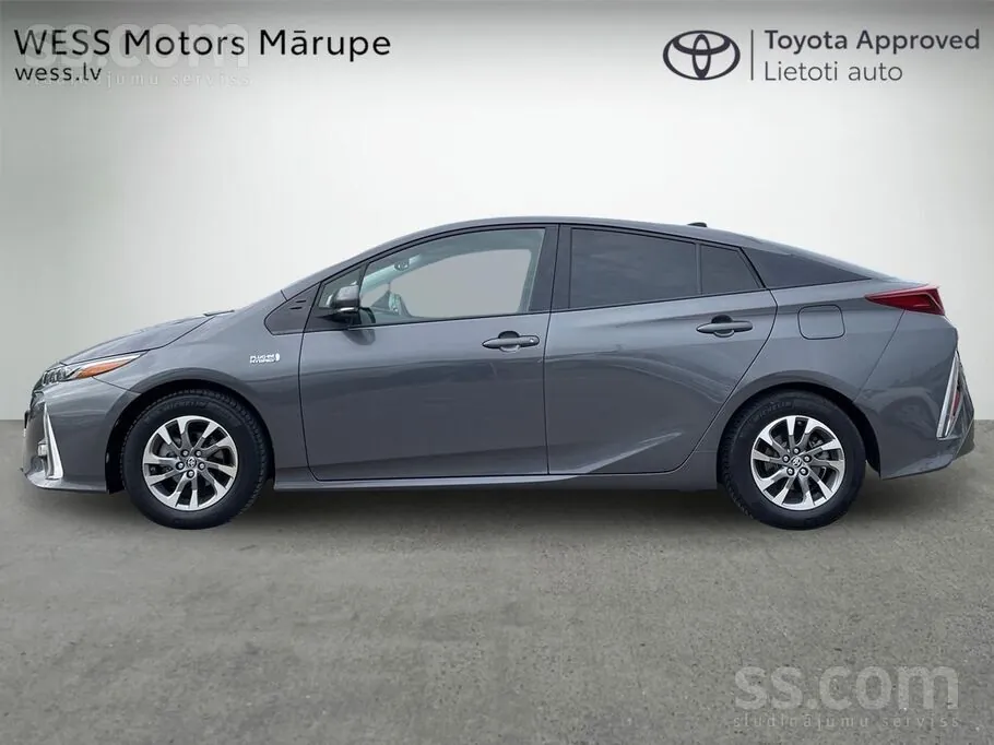 Toyota Prius 2018 photo 3