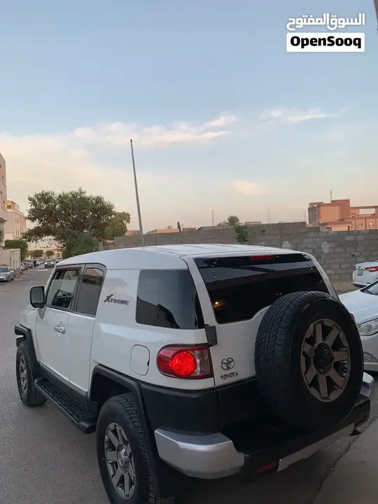Toyota Fj 2011 photo 3