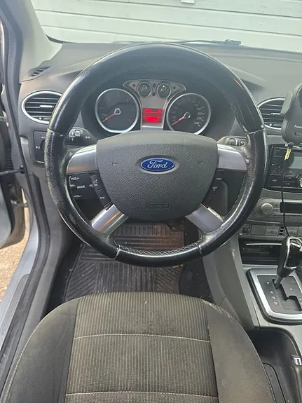 Ford Focus 2009 photo 4
