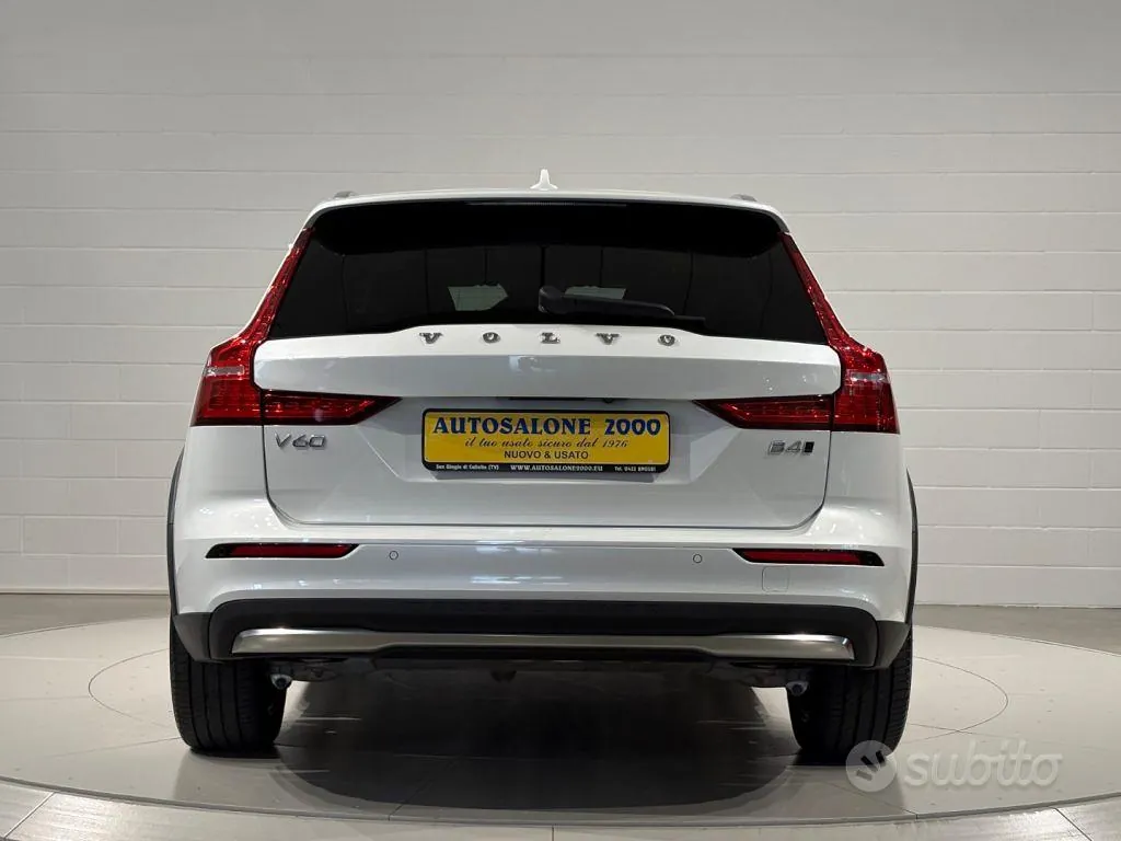 Volvo V60 2023 photo 4