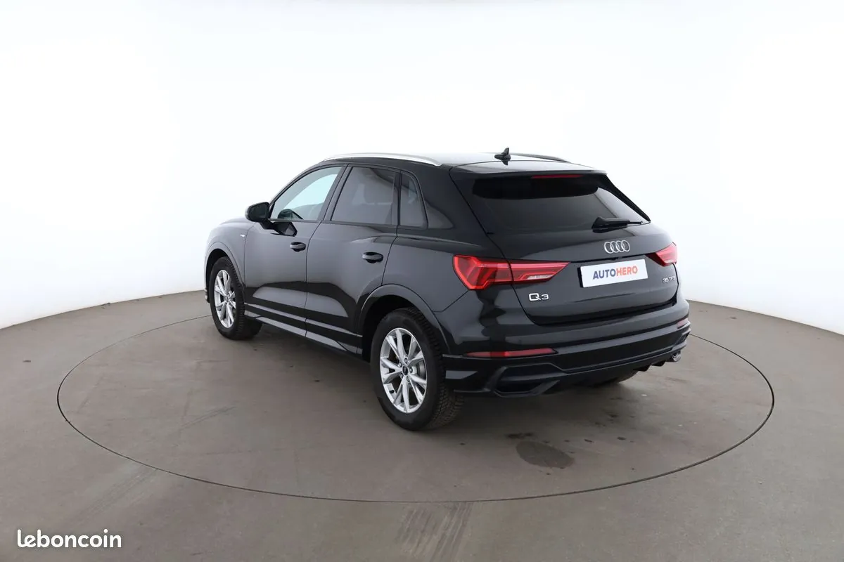 Audi Q3 2021 photo 2