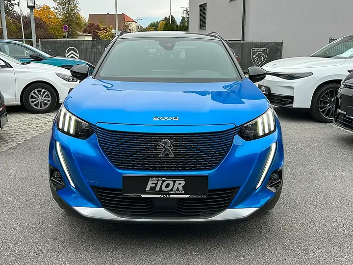 Peugeot E-2008 2022 photo 2