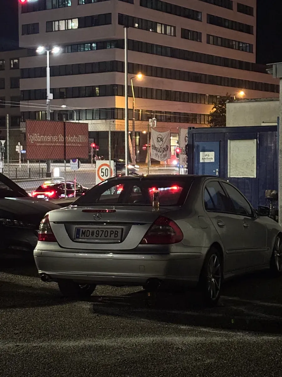 Mercedes-Benz E-Class 2007 photo 2