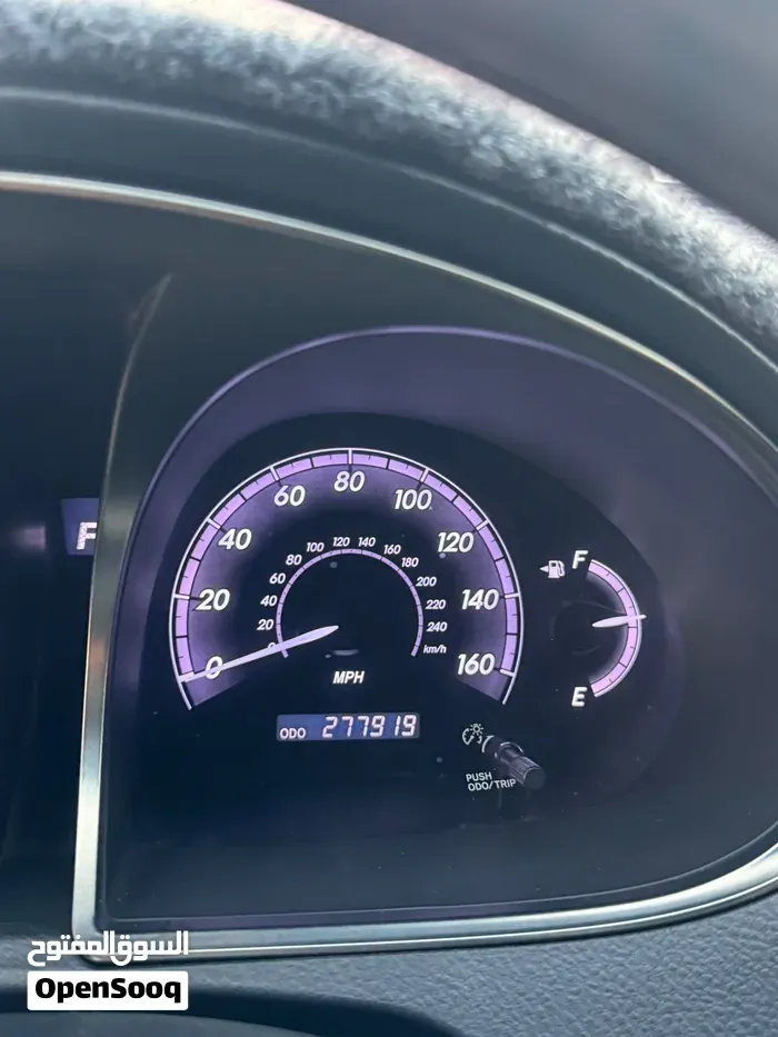 Toyota Avalon 2011 photo 2