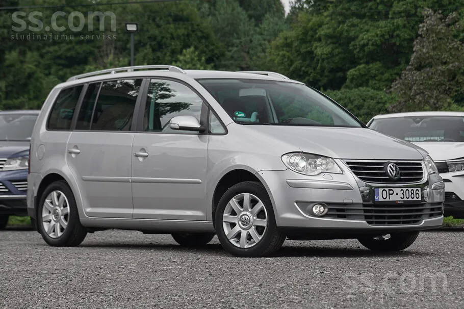 Volkswagen Touran 2007 photo 2