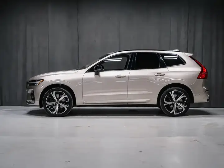 Volvo Xc60 2023 photo 3