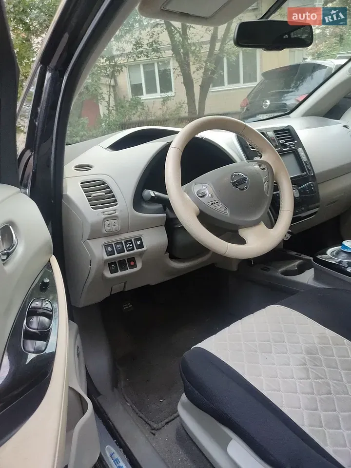 Nissan Leaf 2015 photo 5