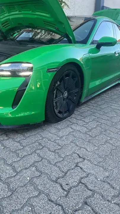 Porsche Taycan 4S