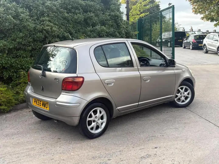 Toyota Yaris 2005 photo 3