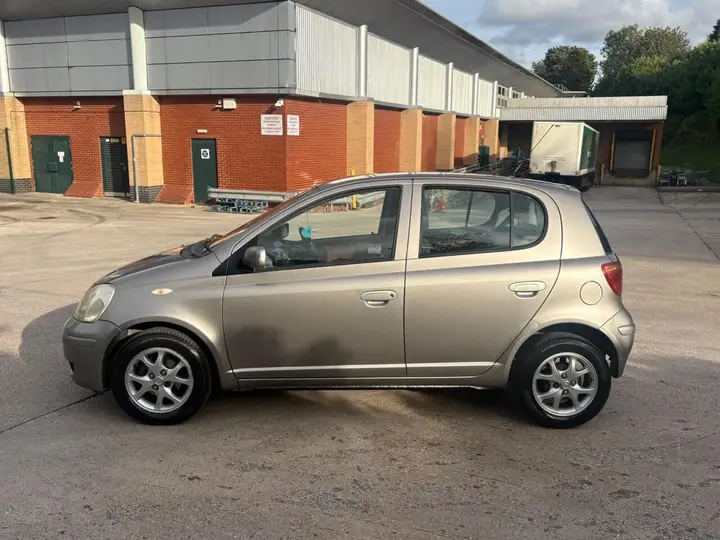 Toyota Yaris 2005 photo 5