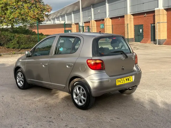 Toyota Yaris 2005 photo 4