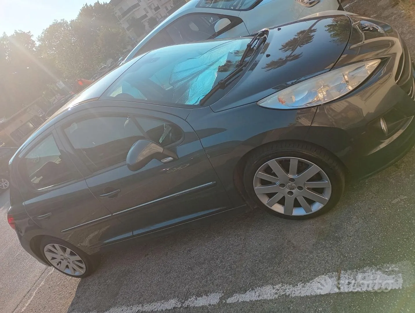 Peugeot 207 2010 photo 2