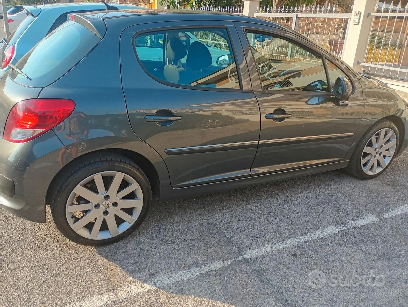 Peugeot 207 2010 photo 3