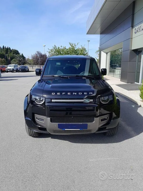 Land Rover Defender 2025 photo 2