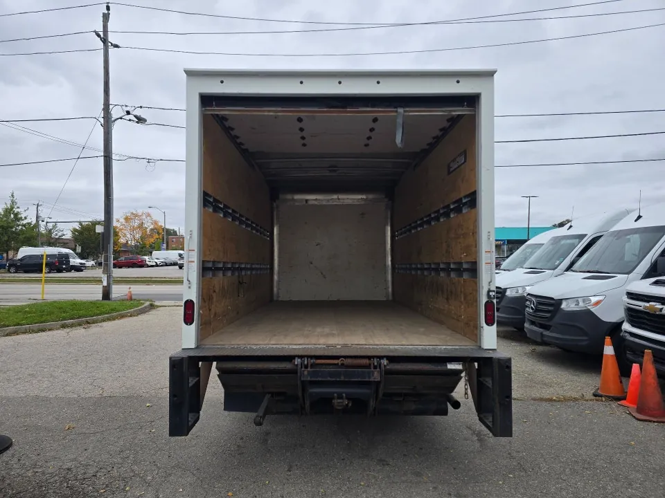 GMC Savana 2022 photo 3