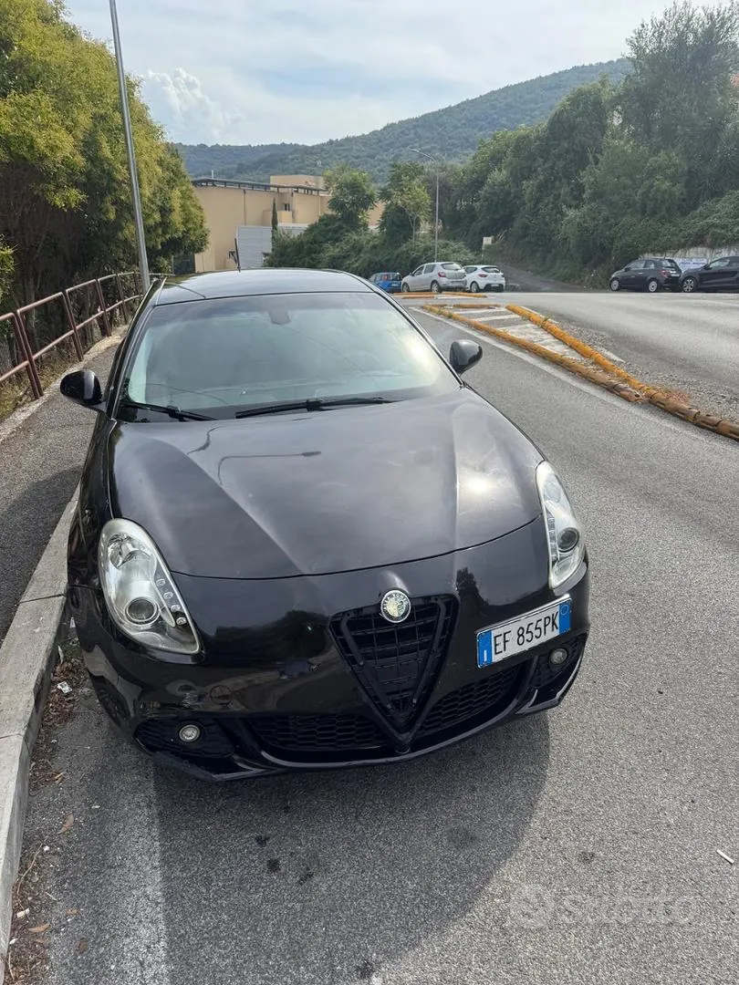 Alfa Romeo Giulietta 2010 photo 2