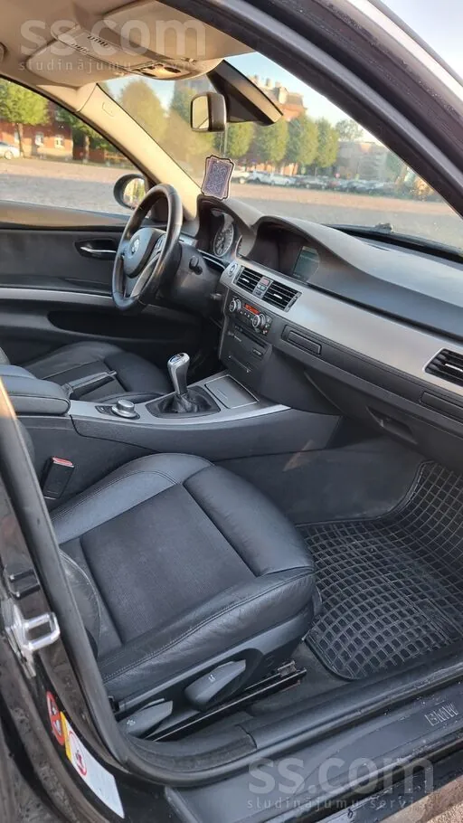 BMW 325 2007 photo 4