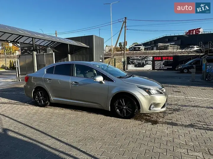 Toyota Avensis 2012 photo 5