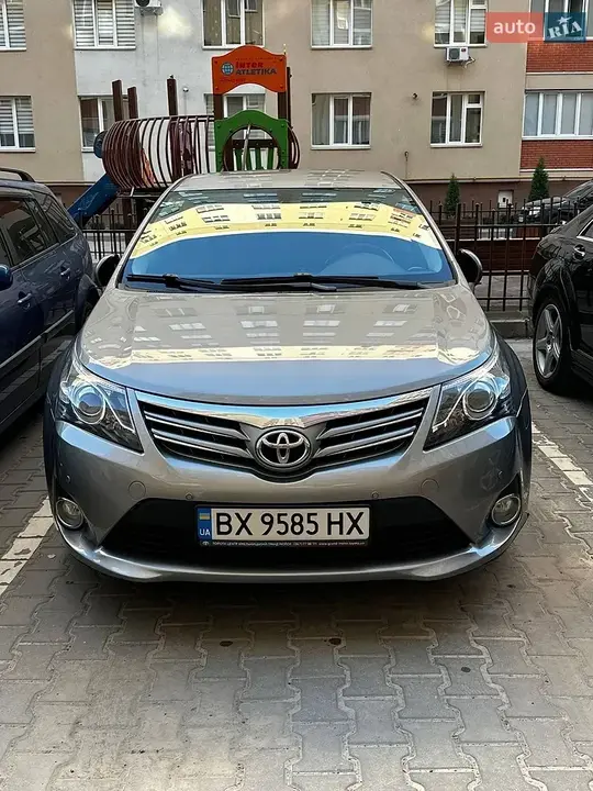 Toyota Avensis 2012 photo 2