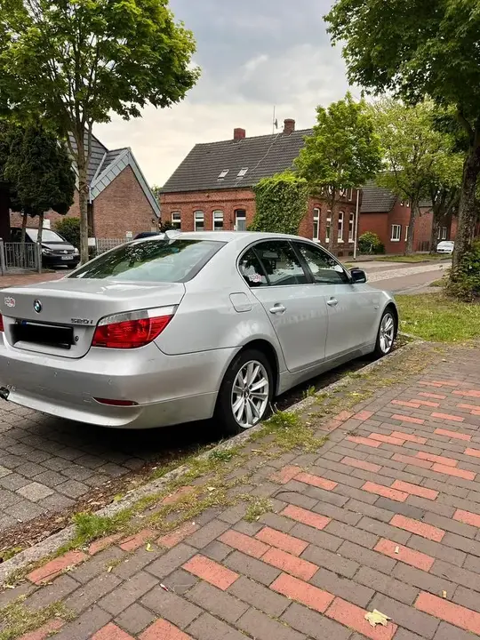 BMW 520I